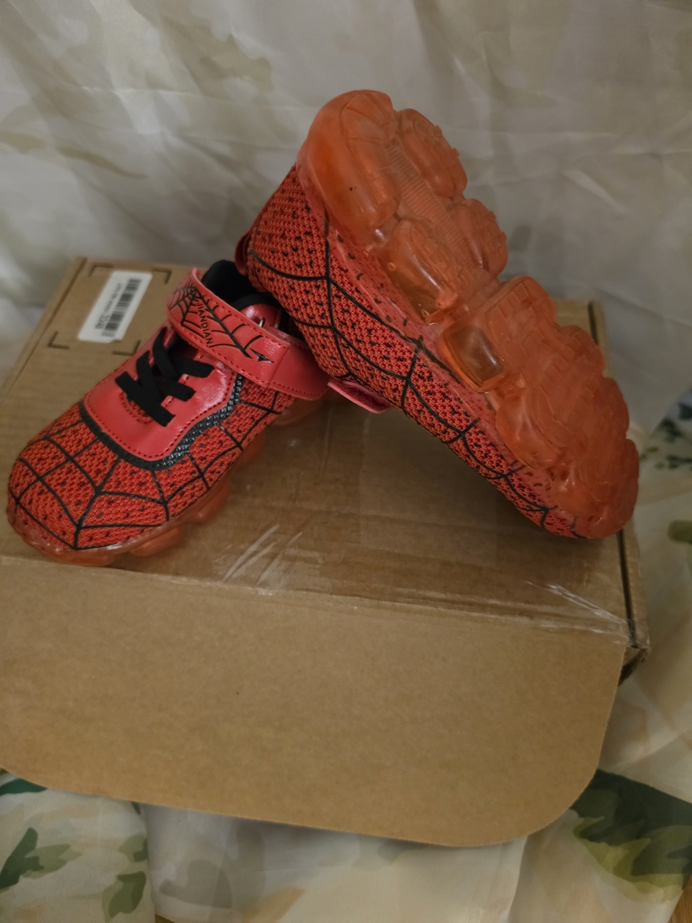 YUNICUS Kids Light Up Shoes USB Charging Spider(Little Kid 12.5, Red30)